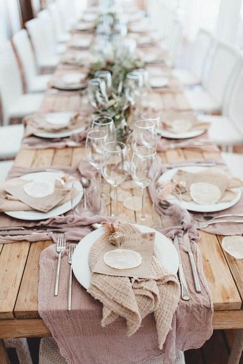 neutral tablescape wedding ideas #weddings #weddingcolors #weddingideas #springwedding #himisspuff #neutral Beach Wedding Tables, Beach Table, Tafel Decor, Neutral Wedding, Wedding Table Decorations, Wedding Table Settings, Wedding Tablescapes, Junebug Weddings, Trendy Wedding