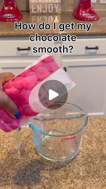 Kori Lowe on Instagram: "I hope I was able to answer all of your questions here. How I get my chocolate (candy melts)smooth,alternatives if you can't get gift box, etc. I've used most brands of candy melts with great results with this method. . . . #chocolatecoveredstrawberries #tutorial #mothersday #giftideas #cakepops #korilowesweetlife #treattable #chocolate #chocolatesrose" Chocolate Meltaway Candy, Wilton Candy Melts Ideas, How To Color Chocolate Candy Melts, Melting Chocolate In Microwave, Best Melting Chocolate For Dipping, Best Way To Melt Chocolate Chips, How To Make Dipping Chocolate, How To Use Candy Melts, How To Make Melted Chocolate For Dipping