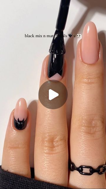 Paula 💅🏻🌙💗 on Instagram: "a halloween mix n match mani aka my second attempt at using regular nail polish! 🖤🦇🙈 i gotta admit that the perfectionist-ic side of me has a hard time looking past some of the lines not being the cleanest, BUT let’s just say it adds some character to this design haha (and perfection is overrated anyways!) <3 — using: • @kineticsnailsystems black nail polish “black hole” solargel top coat (not gel, just a regular taco 😉) use my code Paula10 for 10% off! #blackna Halloween Nails On Real Nails, How To Make Black Nail Polish, Black Nails With Pumpkin Design, Black And Orange Pumpkin Nails, Gelmoment Halloween Nails, Black Nail Polish, Mix N Match, Nail Polish, Nail Designs