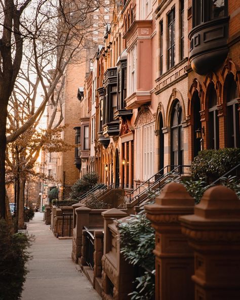 Nyc Upper East Side Aesthetic, New York Upper East Side Aesthetic, Upper East Side New York Aesthetic, Upper East Side Manhattan Aesthetic, New York Aesthetic Upper East Side, Upper East Side Aesthetic, Manhattan Aesthetic, Nyc Upper East Side, Upper East Side New York