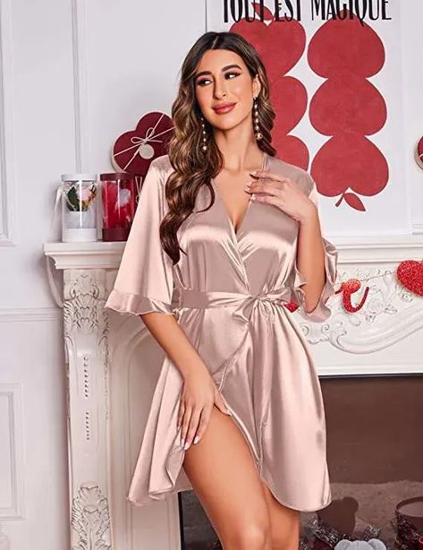 Classy Casual Outfits For Women, Romantic Night Wedding, Satin Dressing Gown, Women In Their 30s, Soft Robes, Fashion Ideas For Women, Valentines Lingerie, Casual Outfits For Women, Night Dresses