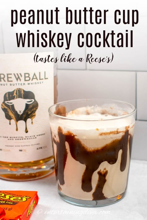 Made with Skrewball peanut butter whiskey and Godiva chocolate liqueur (or Creme de Cacao), this peanut butter whiskey cocktail tastes just like a Reese's peanut butter cup in liquid form. Perfect for any fall or winter get-together! Reeses Peanut Butter Cup Shots, Liquor Desserts Ideas, Alcoholic Dessert Drinks, Peanut Butter Whiskey Cocktails, Whiskey Drinks Recipes, Peanut Butter Whiskey, Holiday Martinis, Creamy Cocktails, Whiskey Recipes