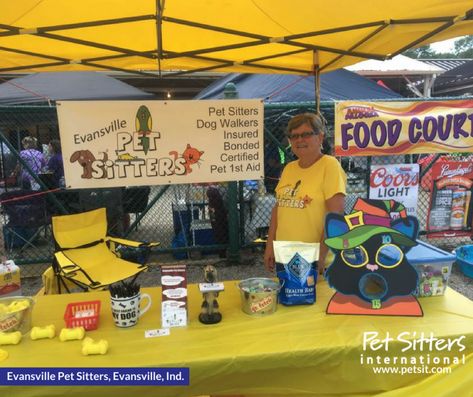 Promoting your pet-sitting business at festivals, fairs and trade shows Dog Sitting Drawing, Sitting Drawing, Dog Event, Pet Services Business, Pet Sitting Business, Event Booth, Puppy Day, Pet Businesses, Pet 1