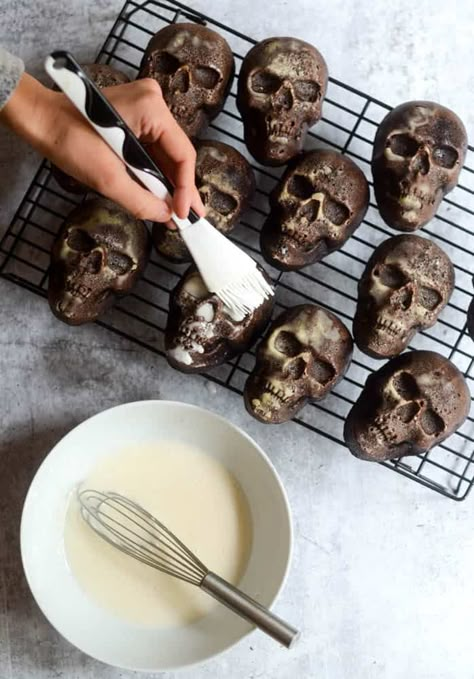 Skull Bundt Cake, Skull Molds Recipes, Skull Cake Pan Recipe, Nordicware Skull Pan Recipes, Chocolate Skull Cake, Skull Lava Cake, Skeleton Mold Recipes, Skull Bakeware Recipes, Mini Skull Cakes