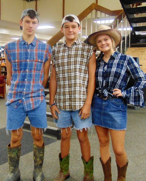 Hill Billy Outfit, Hillbilly Outfit, Hillbilly Party Costumes, Beer Pong Costume, Country Outfits Men, Trailer Trash Party, Homecoming 2023, Wedding Feast, Trash Party