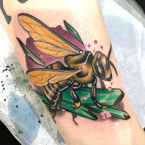 Neo Traditional Insect Tattoo, Neotraditional Bee Tattoo, Neotraditional Crow Tattoo, Creepy Bee Tattoo, Goth Bee Tattoo, Bee Tattoo Meaning, Queen Bee Tattoo, Honey Bee Tattoo, Bumble Bee Tattoo