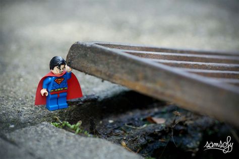 Miniature LEGO Adventures That I Create In My Spare Time | Bored Panda.  This would be so fun to do with the boys this summer. Lego Funny, Lego Humor, Character Photography, Lego Character, Foto Macro, Lego People, Lego Photo, Lego Minifigs, Lego Man