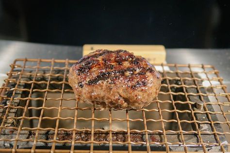 Hikiniku to Come Japanese Steakhouse Restaurant in Kyoto Steakhouse Restaurant, How To Make Hamburgers, Japanese Steakhouse, Tokyo Restaurant, Ramen Restaurant, Food Fantasy, Michelin Star Restaurant, Eat Lunch, Coffee Breakfast