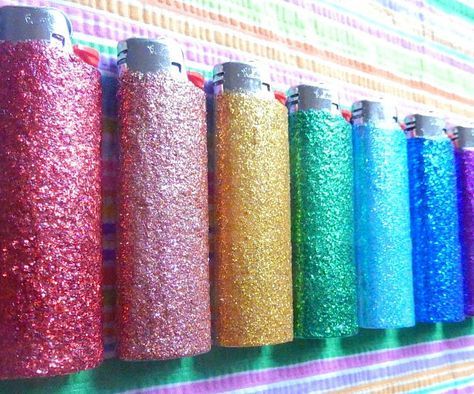 Lighter Art, Custom Lighters, Lighter Collection, Bic Lighter, Cool Lighters, Easy Diy Christmas Gifts, Lighter Case, Spark Up, Colors Of The Rainbow