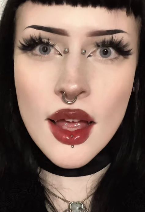 Double Vertical Labret, Labret Piercing Ring, Body Modification Piercings, Teeth Gems, Vertical Labret Piercing, Vertical Labret, Face Piercings, Tooth Gem, Labret Piercing