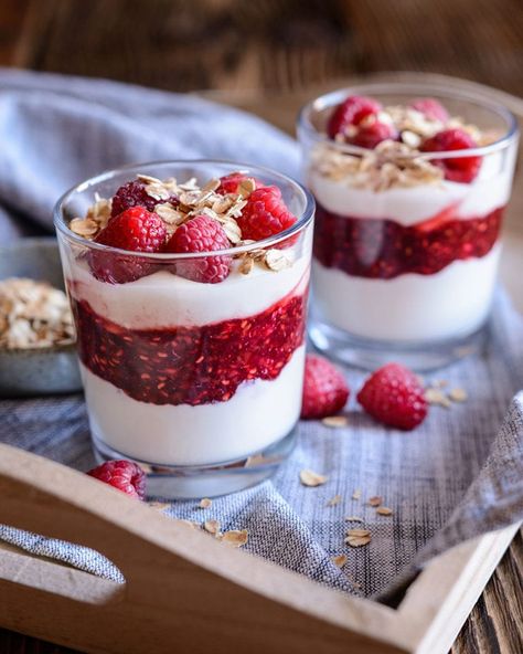 Cranachan Recipe, Traditional Scottish Food, Scottish Desserts, Scotch Pancakes, Van Zyverden, Whipped Cream Desserts, Scottish Dishes, Scottish Food, Fruity Cake