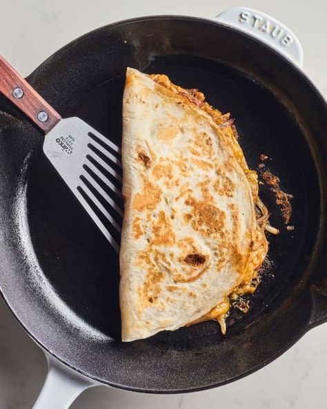 someone flipping quesadilla in a pan Pan Fried Quesadilla, Potato Quesadilla Recipes, Mashed Potato Quesadilla, Fried Quesadilla Nachos, Quesadilla Recipes Corn Tortillas, Potato Quesadilla, Chipotle Mayo Recipe, Tortilla Bread, Chipotle In Adobo Sauce