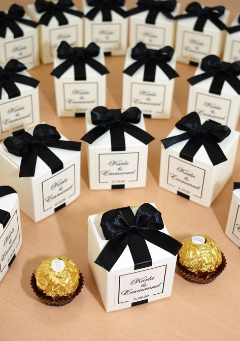 Cricut Wedding Favor Boxes, Wedding Candy Box Ideas, Thank You For Coming To My Party Gifts, Black Tie Wedding Party Favors, Thank You Boxes Wedding, Party Favors Boxes Ideas, Wedding Favors Black And White, Fancy Wedding Favors, Wedding To Go Boxes