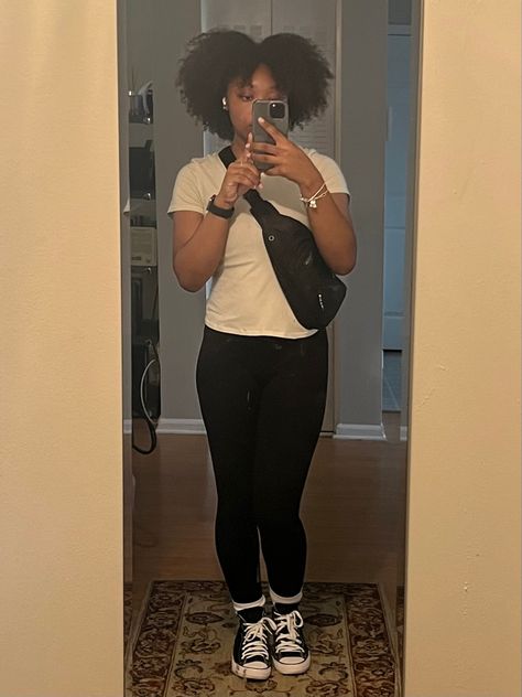 All Black Converse Outfit, Converse Outfit Black Women, Aesthetic Converse Outfits, Outfits With Black Converse, Gray Leggings Outfit, Black Converse Outfit, Grey Leggings Outfit, Aesthetic Converse, All Black Converse