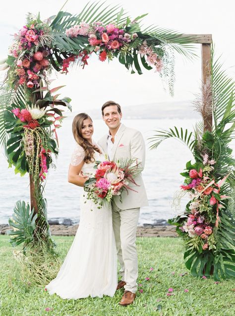 How to Use Different Tropical Leaves and Flowers Throughout Your Wedding Tropical Wedding Theme, Beach Wedding Decorations Reception, Casual Beach Wedding, Rustic Wedding Decorations, Tropical Beach Wedding, Tropical Wedding Flowers, Wedding Arch Flowers, Arch Flowers, Have Inspiration