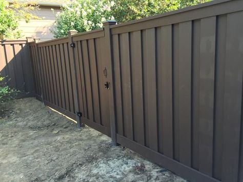 Black Wooden Fence, Composite Fences, Driveway Fencing, Exterior Fencing, Fencing Styles, Wooden Fence Design, Fence Modern, Wpc Fence, Fence Design Ideas