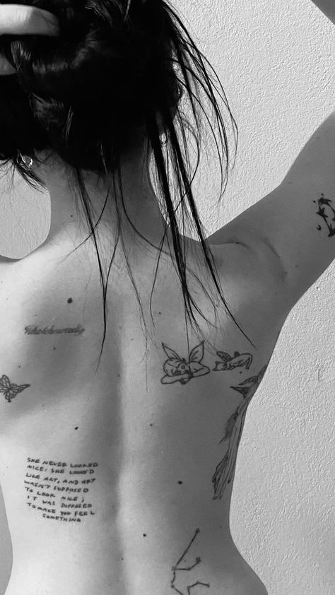 White Tattoo On Dark Skin, Tattoos Inspo, Meaningful Tattoo Quotes, Black Girls With Tattoos, Text Tattoo, Back Tattoo Women, Discreet Tattoos, White Tattoo, Female Tattoo