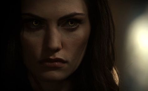 Hayley Hayley Marshall Wolf Eyes, Hayley Marshall Hybrid Face, Hayley Marshall Werewolf, Hayley Marshall Wolf, Hayley Marshall Aesthetic, The Originals Hayley, Werewolf Woman, Originals Hayley, Hot Villain