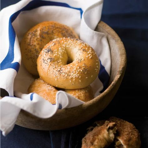 Let’s clear something up right away: New York City isn’t the only place in the world to get decent, authentic bagels. The truth is, you can make bagels that are just as good at home, no matter where you live. They’re one of the simplest breads to make, requiring only flour, water, salt, yeast, and malt—and one secret ingredient: time (in the form of long, slow, cold fermentation). Any decent bagel shop knows this and uses an overnight method to stretch out the fermentation process, releasing all Bagel Recipes, High Protein Flour, Bagels Recipe, Gluten Free Sourdough, Homemade Bagels, Bagel Shop, Bagel Recipe, Yeast Breads, English Muffins