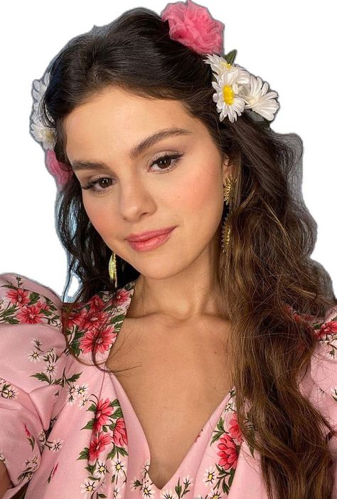 Re-Create Selena Gomez's "De Una Vez" Music Video Makeup Music Video Makeup, Best Pink Lipstick, Selena Gomez Dress, Selena Gomez Makeup, Romantic Makeup, Best Red Lipstick, Shimmery Eyeshadow, Matte Lip Cream, Cream Lipstick