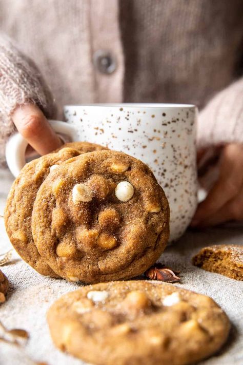 Sweet, warming, and delicious White Chocolate Chai Pumpkin Snickerdoodles. Homemade snickerdoodle cookies, made with spiced pumpkin butter, and swirled with white chocolate chips. Each cookie dough ball is rolled through chai spiced sugar just before being baked to perfection. Each bite is soft and chewy with sweet notes of vanilla and chai. Chocolate Chai, Half Baked Harvest Recipes, Pumpkin Snickerdoodles, Whipped Goat Cheese, Pumpkin Chai, Candied Bacon, Harvest Recipes, Pumpkin Butter, Half Baked