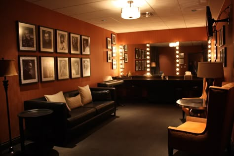 Backstage Room Design, Concert Dressing Room, Green Room Backstage, Theatre Green Room, Back Stage Dressing Room, Backstage Concert Room, Theater Dressing Room, Theatre Dressing Room, Backstage Design