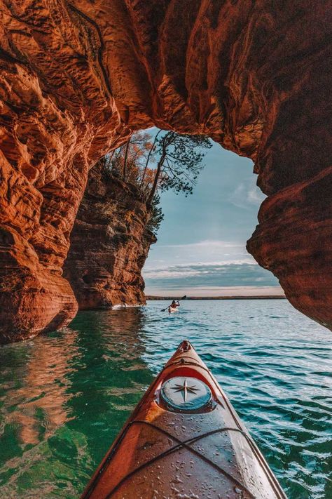 11 Very Best Places in Wisconsin To Visit - Hand Luggage Only - Travel, Food & Photography Blog Wisconsin Getaways, Apostle Islands National Lakeshore, Beautiful Places In America, Exploring Wisconsin, Apostle Islands, Riviera Beach, Places In America, Wisconsin Travel, Hiking Routes