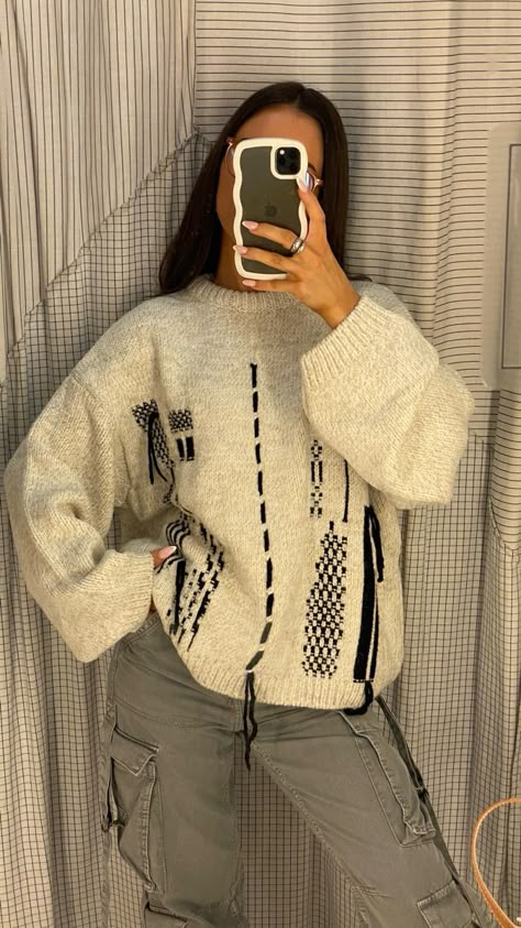 Chunky Knit Jumper Outfit, Light Grey Sweater Outfit, Knit Jumper Outfit, Knitted Jumper Outfit, Daisy Wolanski, Cream Sweater Outfit, Jumper Dress Outfit, Grey Sweater Outfit, Fall Outfit Inspiration