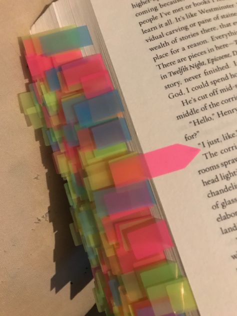 Sticky Notes On Books, Sticky Note Annotation, Books With Sticky Notes Aesthetic, Annotating Books Sticky Notes, Book Annotation Sticky Notes, Sticky Notes For Books, Sticky Notes Book Aesthetic, Books Notes Aesthetic, Sticky Notes In Books