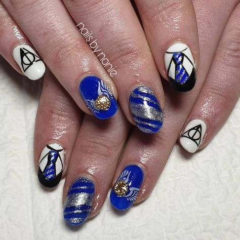 Simple Ravenclaw Nails, Ravenclaw Nails Acrylic, Harry Potter Nails Designs Ravenclaw, Raven Claw Nails, Ravenclaw Nail Designs, Ravenclaw Nails Harry Potter, Harry Potter Nails Ravenclaw, Ravenclaw Nail Art, Harry Potter Nail Designs