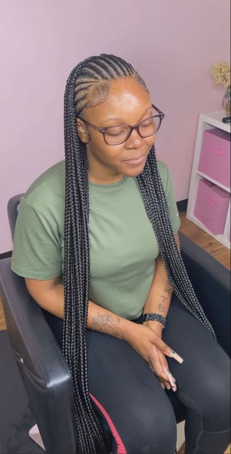 Fulani Braids Without Designs, Solid Color Flannel Outfit, Straight Fulani Braids Hairstyles, Straight Fulani Braids, Regular Fulani Braids, Cornrow Feed In Braids, Fulani Braids Straight Back, Fulani Cornrows, Small Fulani Braids