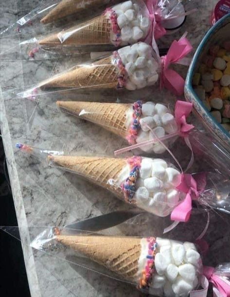 Ice Cream Birthday Party Theme, School Party Favors, Candy Theme Birthday Party, Potpourri Christmas, Candy Birthday Party, Ice Cream Birthday Party, Candyland Birthday, Candy Theme, Ice Cream Birthday