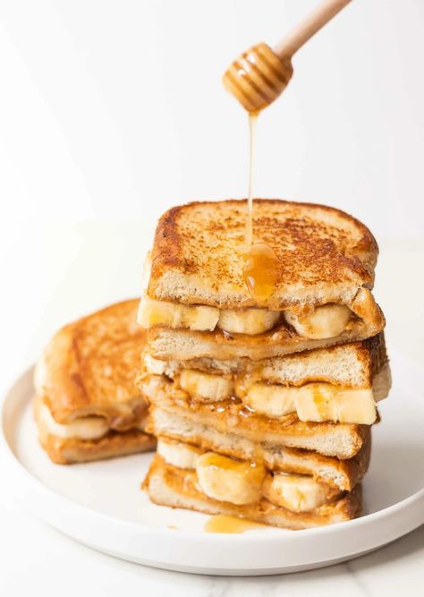 Fried Peanut Butter Banana Honey Sandwich - BEYOND THE NOMS Honey Sandwich, Kid Sandwiches, Peanut Butter Jelly Sandwich, Banana Honey, Grilled Bananas, Making Peanut Butter, Peanut Butter Toast, Butter Toast, Banana Toast