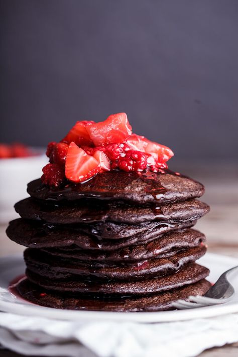 Protein Pancake Recipes, Gluten Free Brunch Recipes, Easy Protein Pancakes, Chocolate Protein Pancakes, Healthy Chocolate Banana, Gluten Free Brunch, Banana Oat Pancakes, Banana Oat, Chocolate Pancakes