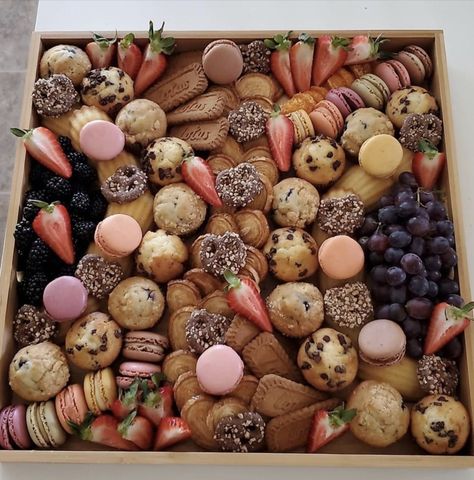 Boards Ideas, Food Boards, Christmas Platter, Fav Food, Snack Board, Charcuterie Recipes, Delicious Snacks, Delicious Snacks Recipes, Halloween Food