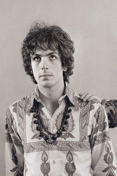 Syd Barrett Syd Pink Floyd, Pink Floyd Members, 20th Century Music, Pink Floyd Art, Bohemian Grunge, Richard Williams, Crazy Diamond, Syd Barrett, Roger Waters