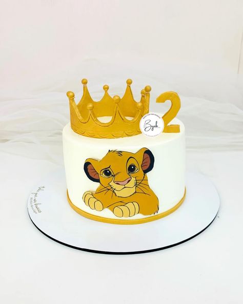 Simba Theme Cake, Lion King Birthday Cake, Simba Cake, Birthday Cake Crown, Dedication Cake, Rodjendanske Torte, Lion King Theme, Simba Lion, Lion King Cakes