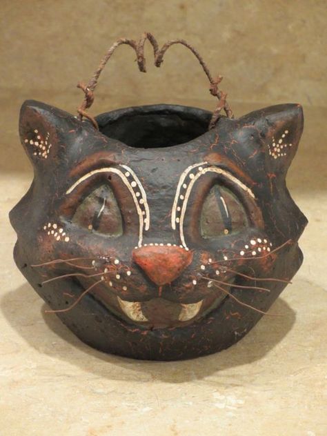 Cat With Wizard Hat, Halloween Folk Art, Painted Items, Halloween Buckets, Cat Basket, Halloween Crafts Decorations, Primitive Halloween, Vintage Halloween Decorations, Fall Halloween Crafts