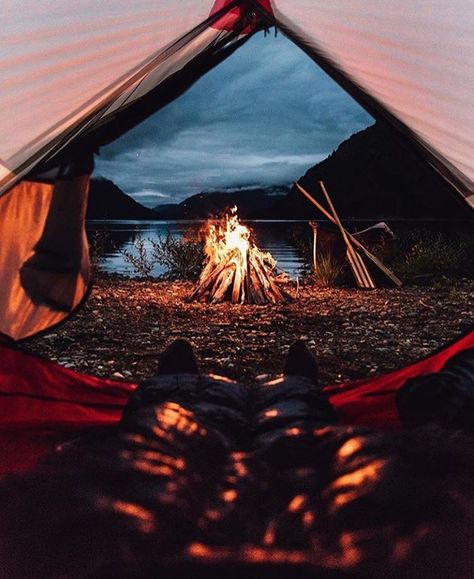 《pinterest: paigelikes 》 Photography Camp, Zelt Camping, Camping Desserts, Camping Inspiration, Camping Photography, Camping Aesthetic, Camping Places, Camping Outfits, Hammock Camping