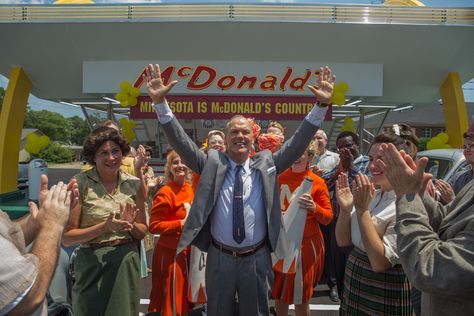 "The Founder" movie still, 2016.  Michael Keaton as Ray Kroc. The Founder Movie, Best Motivational Movies, Michael Burry, Ray Kroc, Films On Netflix, Stacy Martin, Emily Browning, Nick Offerman, Vince Vaughn