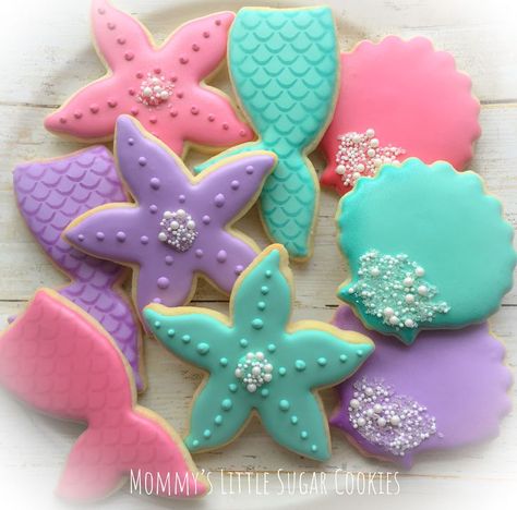 Seashell Cookies, Starfish Cookies, Bridal Shower Decorations Elegant, Mermaid Cookies, Bridal Shower Desserts, Bridal Shower Cupcakes, Disney Bridal Showers, Party Theme Decorations, Fun Bridal Shower Games