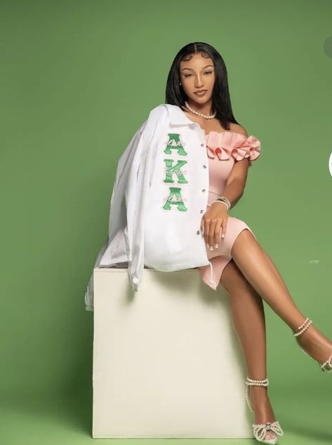 Aka Founders Day Photoshoot, Alpha Kappa Alpha Photoshoot Ideas, Aka Sorority Photoshoot Ideas, Aka Graduation Pictures, Aka Photoshoot Ideas, Aka Photoshoot, Aka Apparel, Sorority Photoshoot, Aka Sorority Gifts