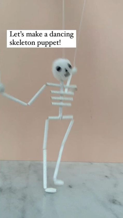 Skeleton Puppet, Skeleton Craft, Puppets Diy, Halloween Fest, Dancing Skeleton, Diy Crafts For Kids Easy, Fun Easy Crafts, Halloween Crafts For Kids, Fun Diy Crafts