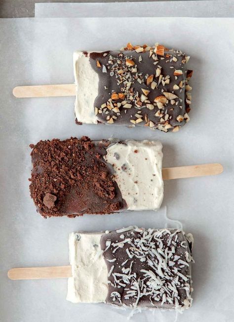 Homemade Ice Cream Bars More Chocolate Dipped Ice Cream Bars, Dipped Ice Cream Bars, Homemade Ice Cream Bars, French Ice Cream, Ice Cream Bar Recipe, Ice Cream Bars, Ice Cream Bar, Slow Cooker Desserts, Dessert Aux Fruits