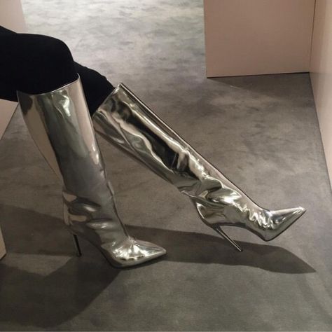 Balenciaga Silver Boots, Metallic Boots, Shoe Inspo, Neutral Outfit, Outfit Inspo Fall, Dream Shoes, Star Girl, Mode Vintage, Heel Boots