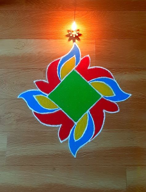 Swastik Rangoli, Color Rangoli, Mala Designs, Flowers Rangoli, Pattern Design Drawing, Very Easy Rangoli Designs, Rangoli Designs Photos, Rangoli Designs Simple Diwali, Alpona Design