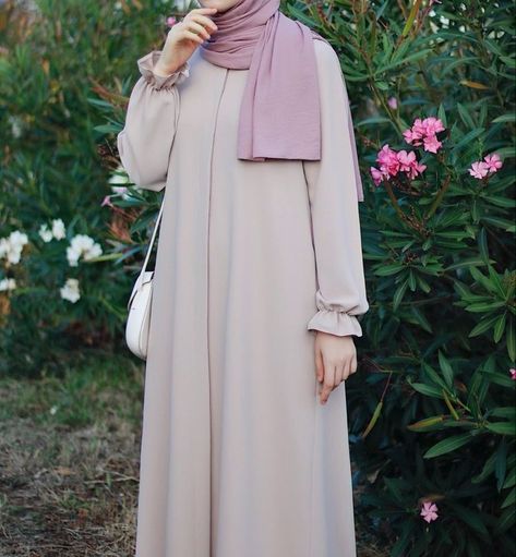 Borka Design Muslim Simple, Simple Abaya Black, Abaya Dress Design, Borka Design, Simple Abaya Designs, Burkha Designs, Latest Abaya Designs, Latest Abaya, Simple Abaya