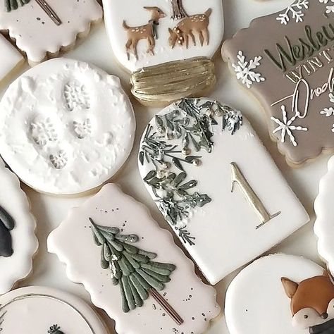 BasicWhiteBatchCookieCo on Instagram: "Dreaming of a white Christmas beary much! Dreamy little woodland critter set. I'll post close ups later! . . . #woodlandchristmas #woodlandcookies #woodlandcritters #woodlandanimals #fox #winteranimals #snowcookies #snowflakes" Winter Woodland Cookies, Winter Onederland Sugar Cookies, Pine Tree Cookies Decorated, Neutral Christmas Cookies, Winter Onederland Cookies Boy, Woodland Winter Baby Shower Ideas, Winter Themed Cookies, Deer Cookies Decorated, Deer Sugar Cookies