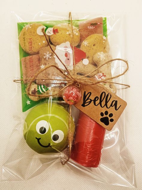 Doggie Christmas Gifts, Xmas Pudding, Christmas Dog Treats, Dog Treat Bag, Bag Styles, Personalized Dog Gift, Christmas Beauty, Spooky Candles, Mini Gift