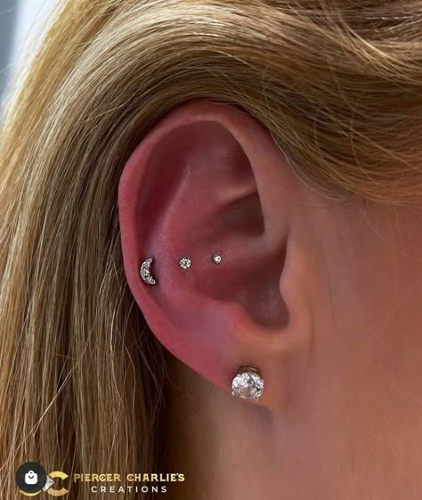 Double Conch, Piercings Chart, Minimalist Ear Piercings, Ear Styling, Unique Ear Piercings, Pretty Piercings, Ear Piercings Chart, Ear Curation, Ear Art